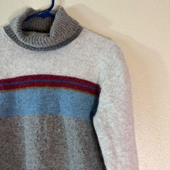 Pendleton wool Elegant Gray and Blue Turtleneck Sweater - Picture 2 of 5